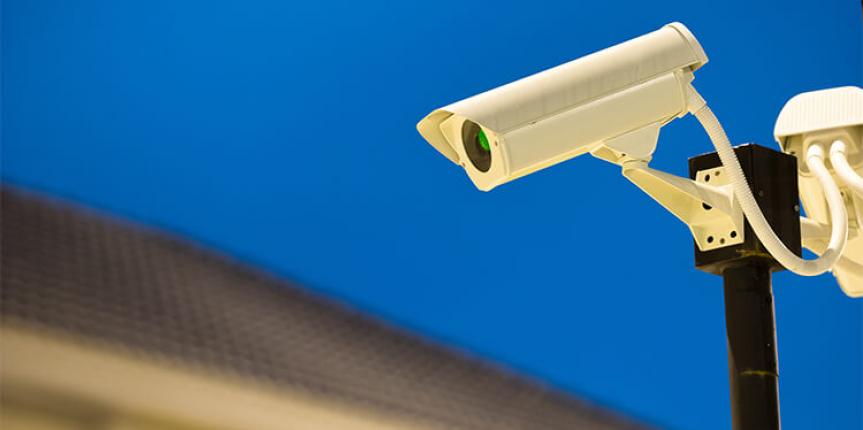Las cercas eléctricas y el equipo de vigilancia ideal para disminuir el riesgo de robos